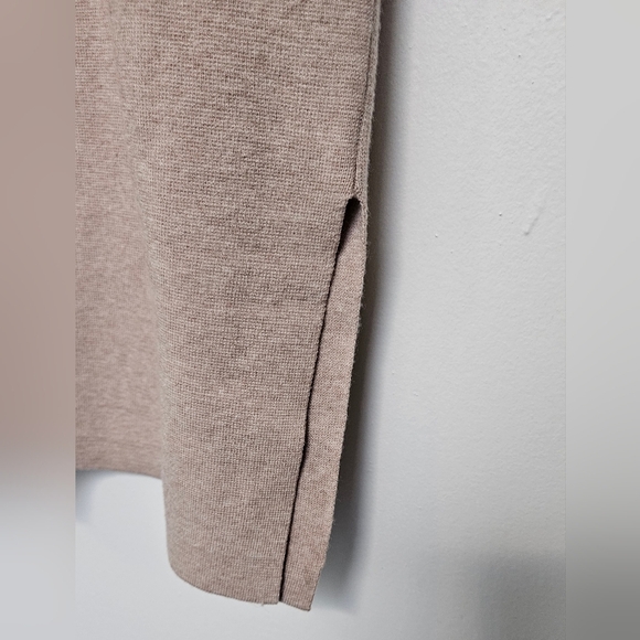 Banana Republic Milano Tneck Taupe Pullover Sz Xs BoxyViscose Blend Sweater - Picture 5 of 8